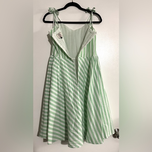 Banned Apparel 50s Candy Stripe Strappy Sundress in Green NWOT Size Large - Picture 8 of 12